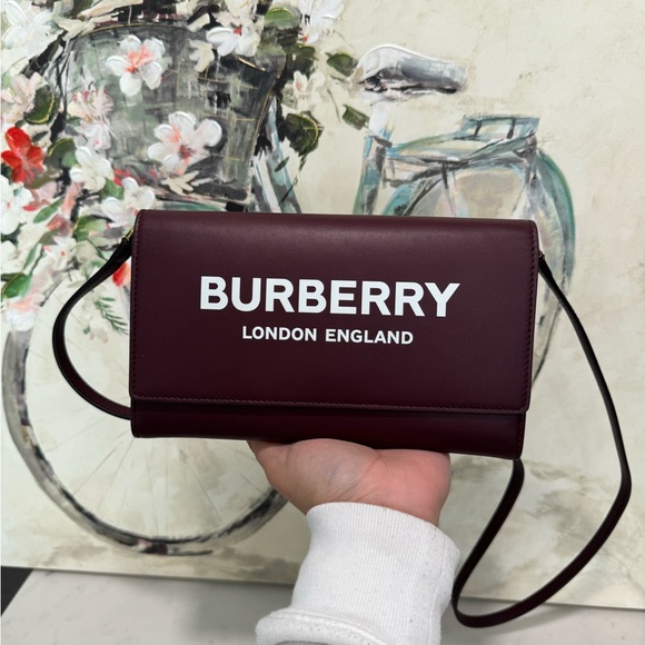 FINAL SALE💐BURBERRY logo leather crossbody bag ❤️ - Picture 8 of 16